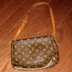 Louis Vuitton shoulder bag